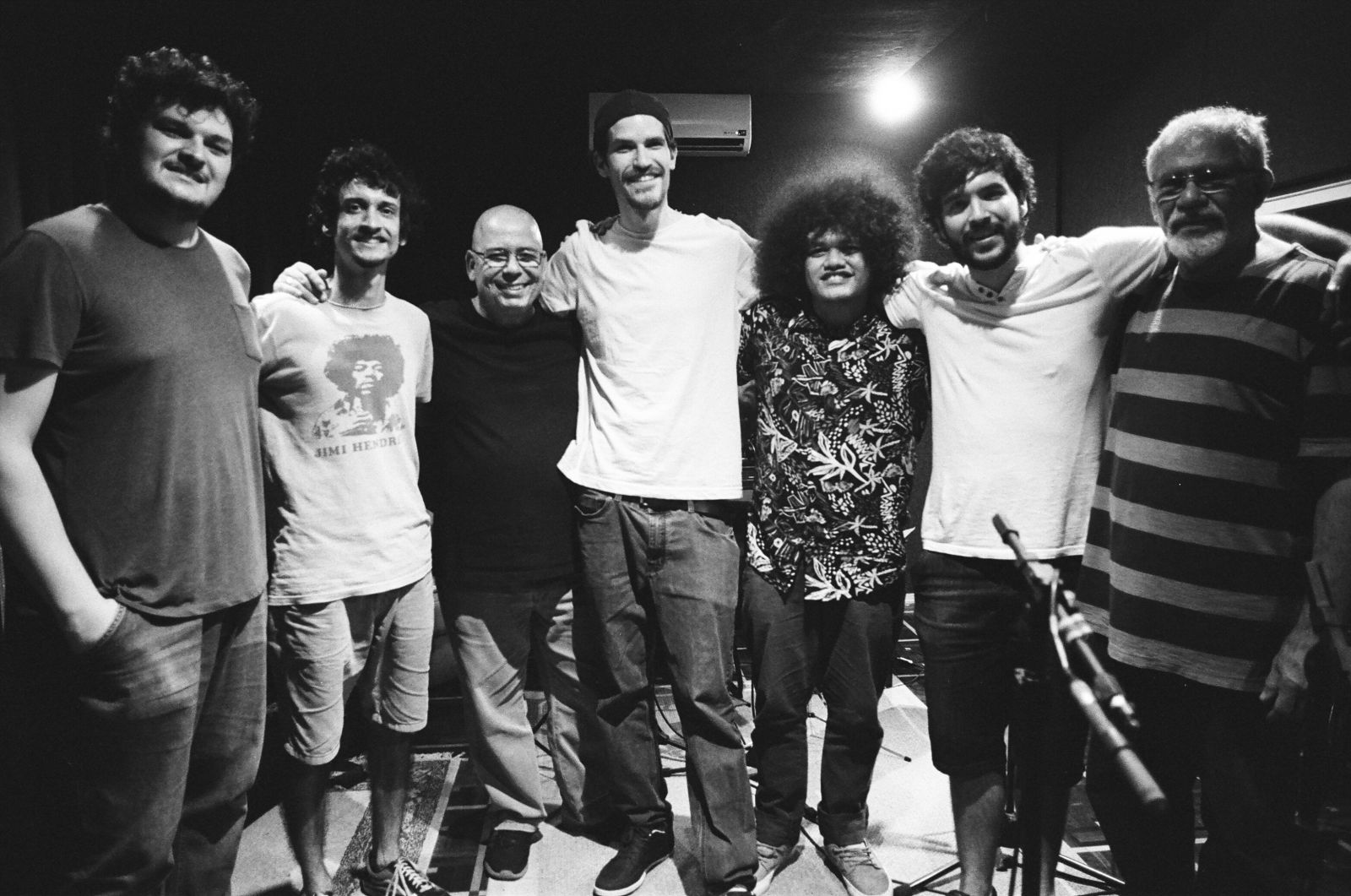 Guanduo faz vaquinha para finalizar disco Música Disfarçada de Gente - Lucas Telles, Eduardo Pinheiro, Marcio Bahia, Juliano Câmara, Pedro Franco, Alexandre Andrés e Joaquim Santos