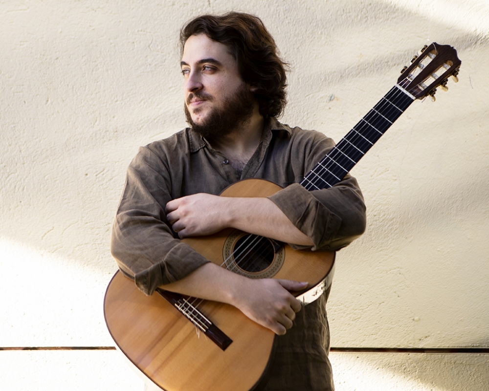 21h - João Camarero apresenta