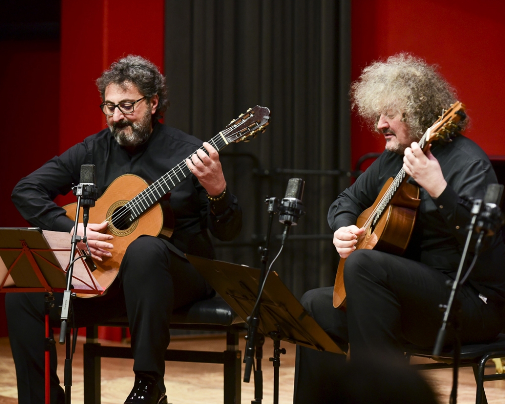 21h - Aniello Desiderio e Zoran Dukic apresentam