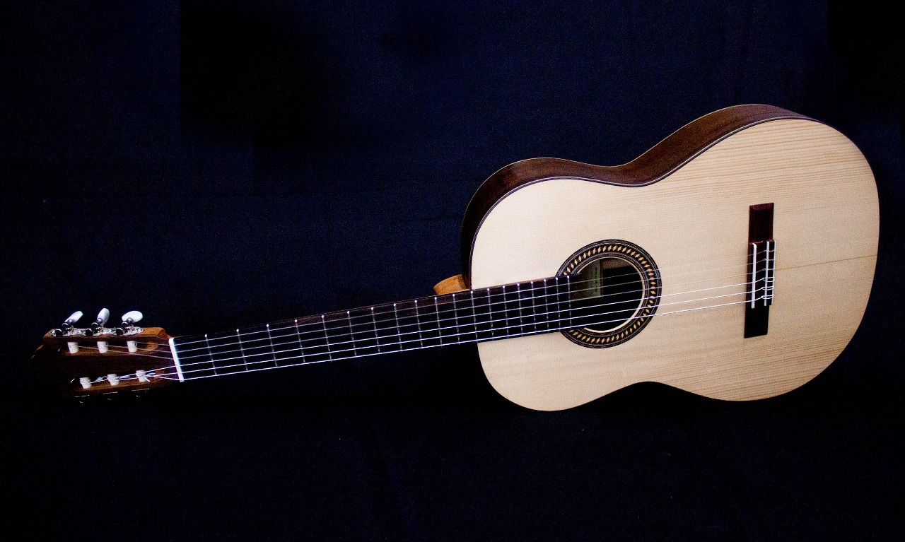 Nova série de violões será lançada em outubro para pronta entrega - Foto Violão Alba