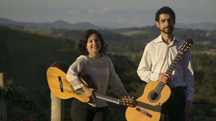 Duo Siqueira Lima inaugura série de concertos online da GuitarCoop - Foto: Duo Siqueira Lima, formado por Cecília Siqueira e Fernando de Lima, por Lou Gaioto