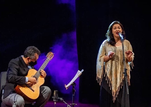 Violonista Marcelo Fernandes e a cantora Ana Lúcia Gaborim fazem recital na Academia Brasileira de Letras, no Rio - Foto: Duo Amábile, formado por Marcelo Fernandes e Ana Lúcia Gaborim