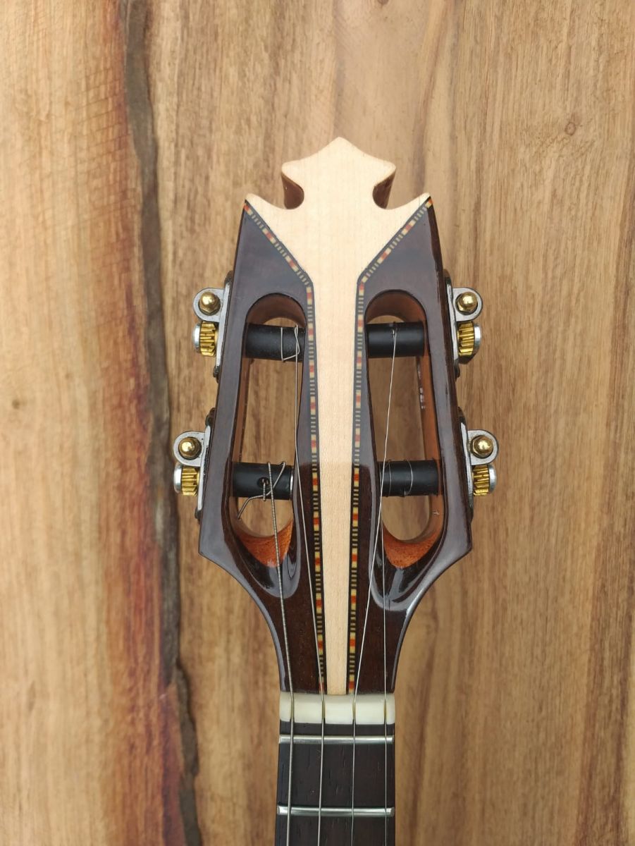 Enchente na Bahia destrói oficina do luthier Jacob de Oliveira - foto (Detalhe de banjo fabricado por luthier Jacob)