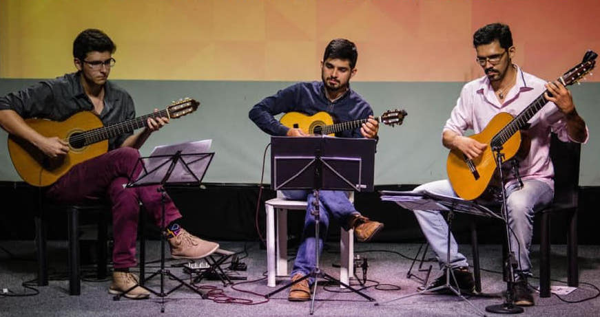 Documentário sobre o violão na Paraíba tem estreia e live com debates nesta sexta (12/02) - foto: Lucas Gaiao, Cledinaldo Júnior e Bruno Marinheiro