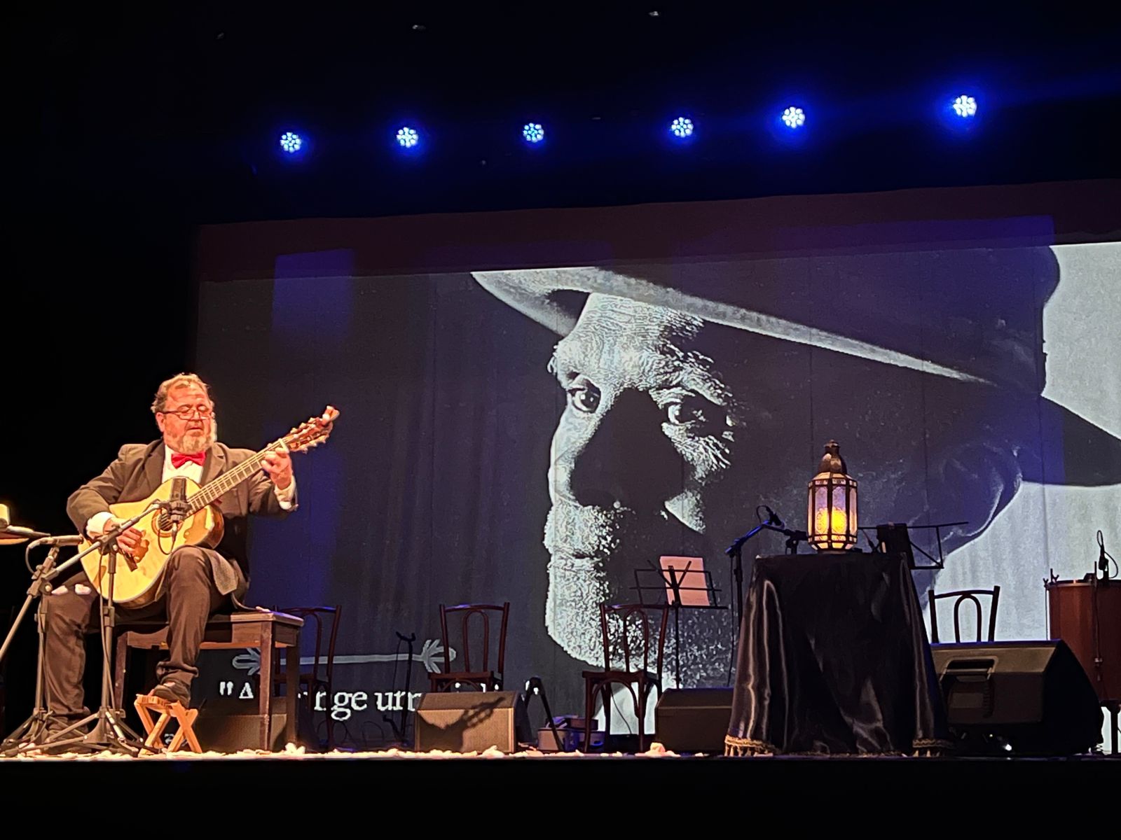 Lançamento de obras inéditas marcam 130 anos de Tó Teixeira, o primeiro negro a fazer recital de violão no Pará - Foto: Salomão Habib no recital no Theatro da Paz (13/06/2023)